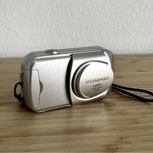 VINTAGE Olympus Camedia | Tested & Working | w/ 256mb Memory Card & Card Reader